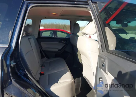 2015 Subaru Forester 2.5I Limited z USA, uszkodzony, nr VIN JF2SJAHC3FH427016